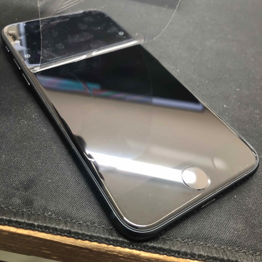 iPhone - iPhone SE 第3世代 黒 バッテリー新品の通販 by iPhone - iPhone SE 第3世代 黒 バッテリー新品の通販 by