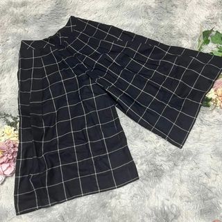 ロートレアモン(LAUTREAMONT)の【LAUTREAMONT】黒と白のチェック柄ガウチョパンツ　38(カジュアルパンツ)