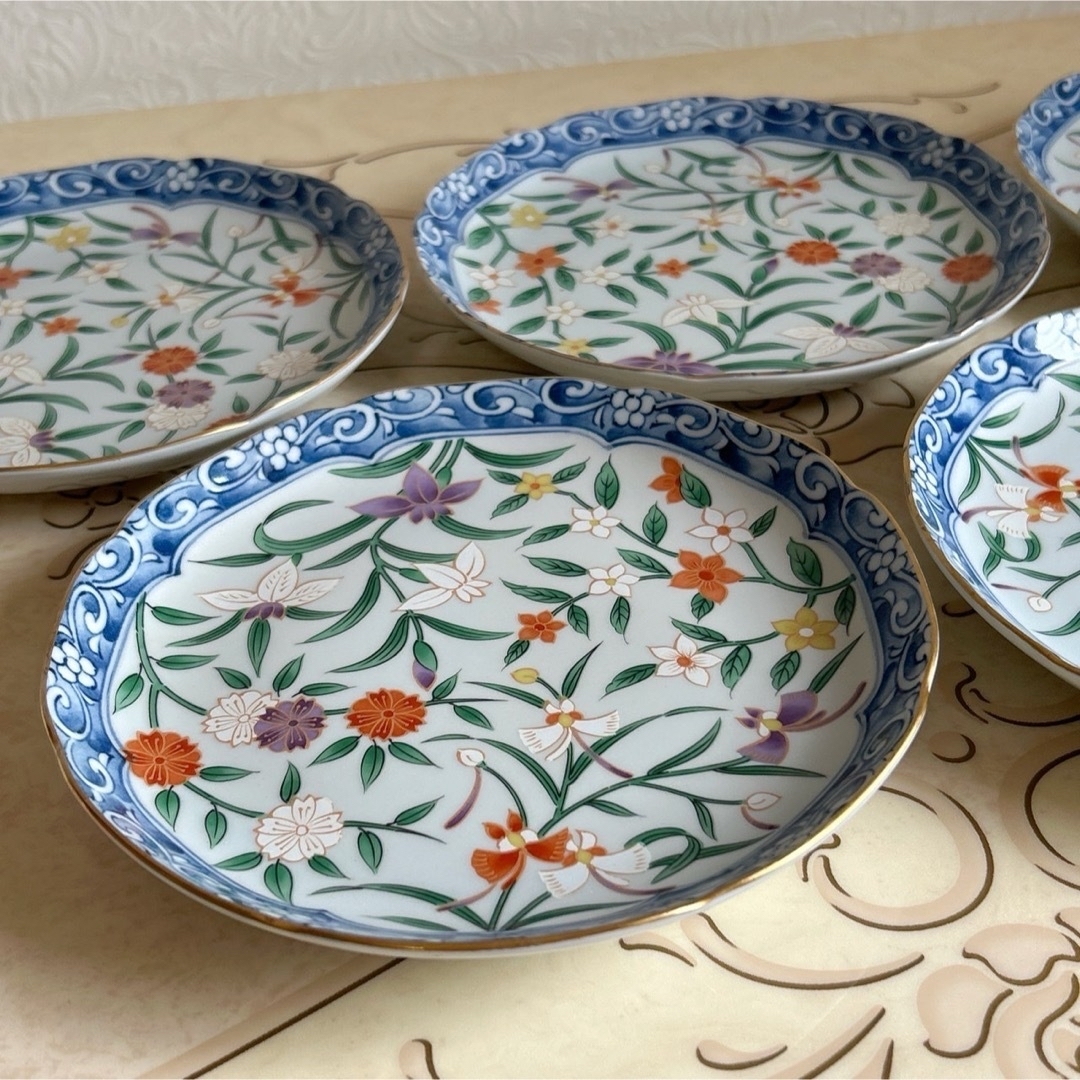 有田焼(アリタヤキ)の有田焼 林斎 銀彩花紋 中皿揃 5枚セット 金彩 色絵 和皿 輪花皿 古伊万里 インテリア/住まい/日用品のキッチン/食器(食器)の商品写真