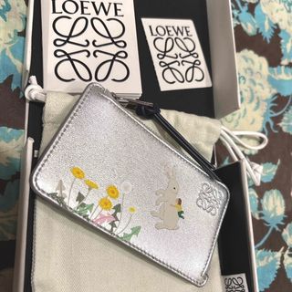 LOEWE(パスケース/IDカードホルダー)のフリマアイテム一覧 LOEWE(パスケース/IDカードホルダー)のフリマアイテム一覧