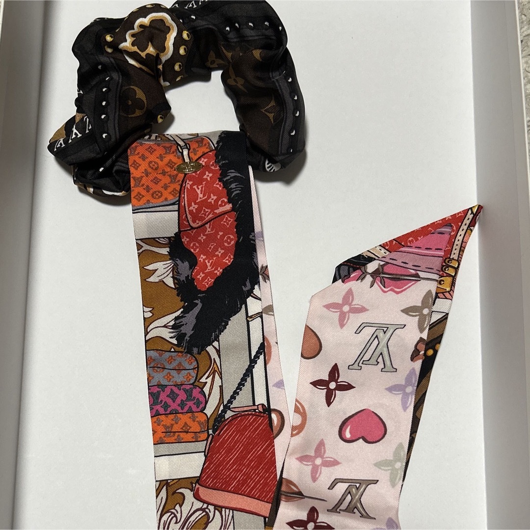 LOUIS VUITTON - 【未使用】ルイヴィトンスカーフシュシュの通販 LOUIS VUITTON - 【未使用】ルイヴィトンスカーフシュシュの通販
