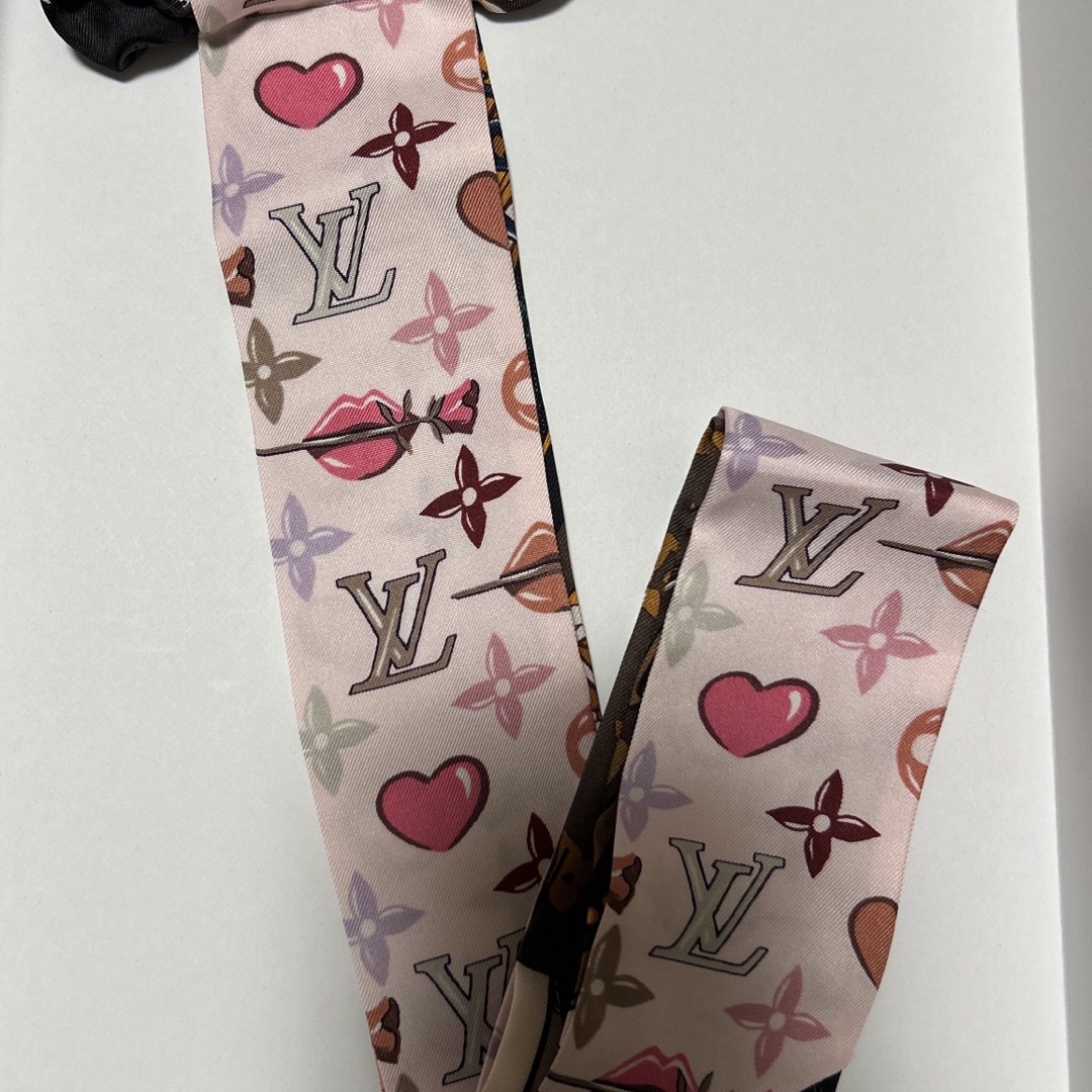 LOUIS VUITTON - 【未使用】ルイヴィトンスカーフシュシュの通販 LOUIS VUITTON - 【未使用】ルイヴィトンスカーフシュシュの通販