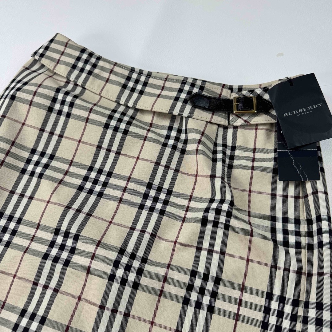 BURBERRY - 未使用タグ付✨バーバリー ストレッチ タイト BURBERRY - 未使用タグ付✨バーバリー ストレッチ タイト