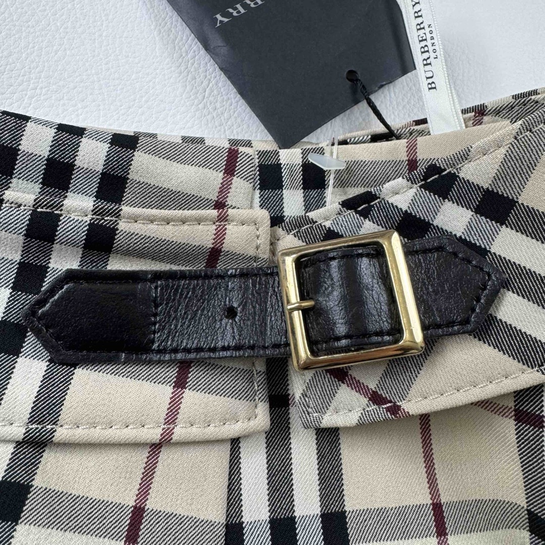 BURBERRY - 未使用タグ付✨バーバリー ストレッチ タイト BURBERRY - 未使用タグ付✨バーバリー ストレッチ タイト
