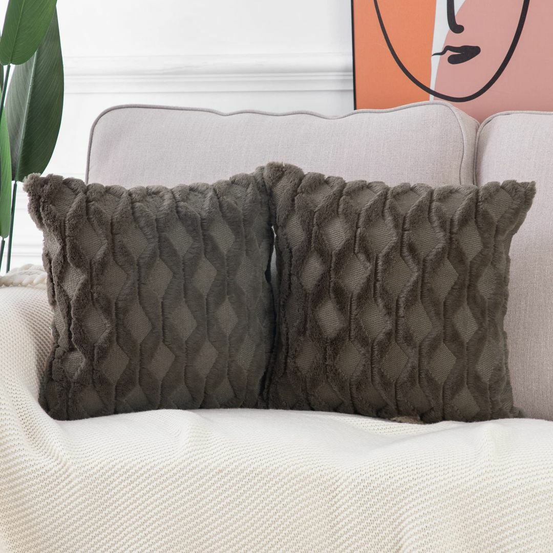 Madizz クッションカバー 2枚セット 柔らかい ぬいぐるみ ショートウール ベルベット 装飾的な 枕 Madizz クッションカバー 2枚セット 柔らかい ぬいぐるみ シ