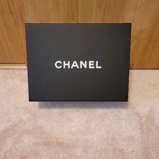 CHANEL - シャネル 箱 リボン 紙袋 今期クリスマスバージョンの CHANEL - シャネル 箱 リボン 紙袋 今期クリスマスバージョンの