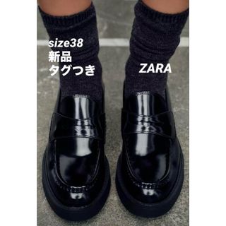 ZARA - ZARA エナメルレザー風 ペニーストラップ ローファー 37 ZARA - ZARA エナメルレザー風 ペニーストラップ ローファー 37