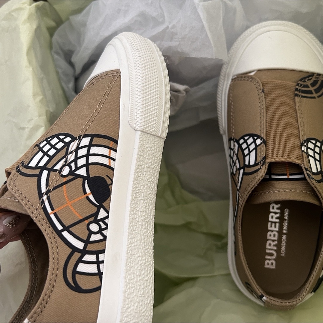 BURBERRY - 未使用 Burberry バーバリーベア キッズスニーカーの BURBERRY - 未使用 Burberry バーバリーベア キッズスニーカーの