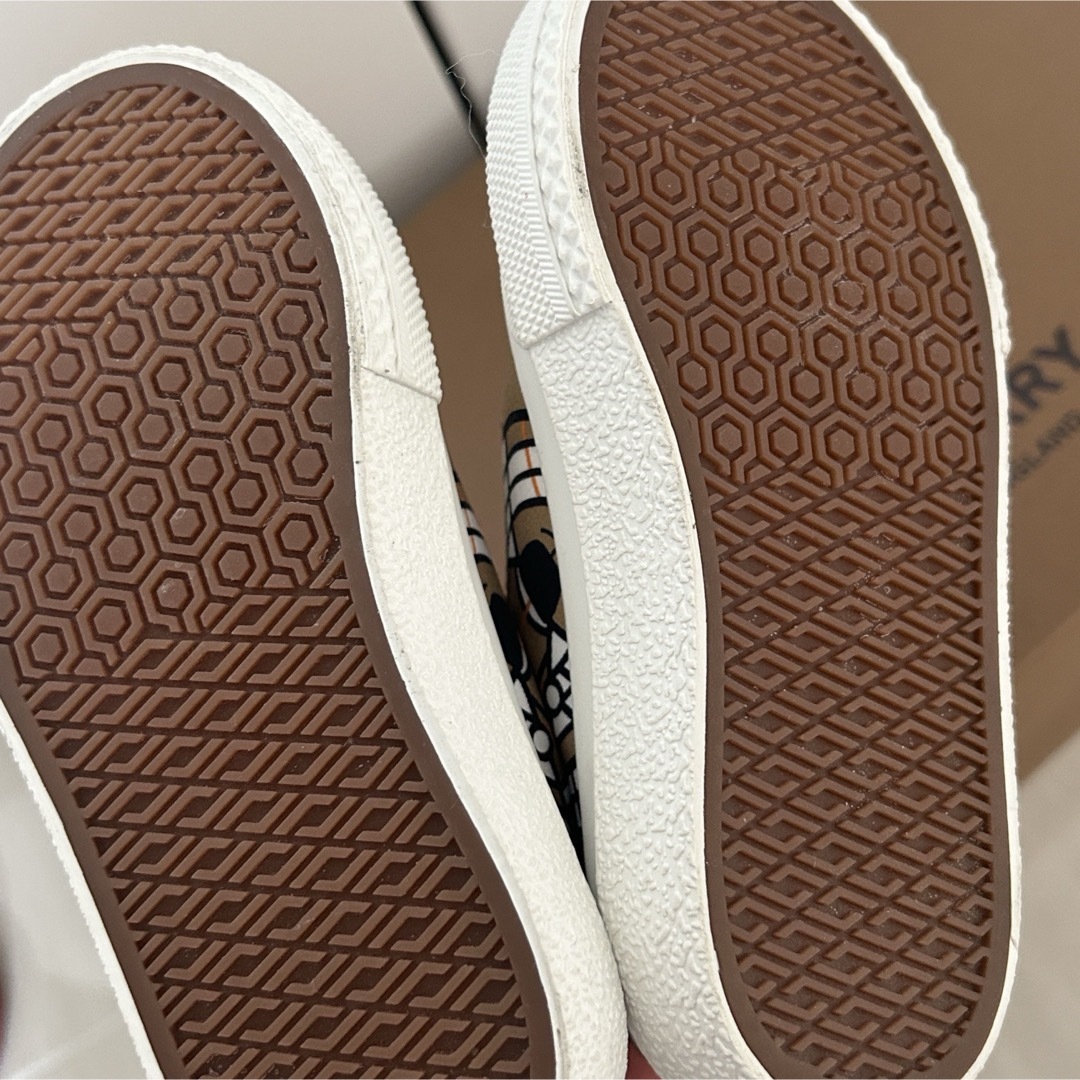 BURBERRY - 未使用 Burberry バーバリーベア キッズスニーカーの BURBERRY - 未使用 Burberry バーバリーベア キッズスニーカーの