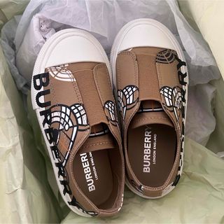 BURBERRY(スニーカー)のフリマアイテム一覧 BURBERRY(スニーカー)のフリマアイテム一覧