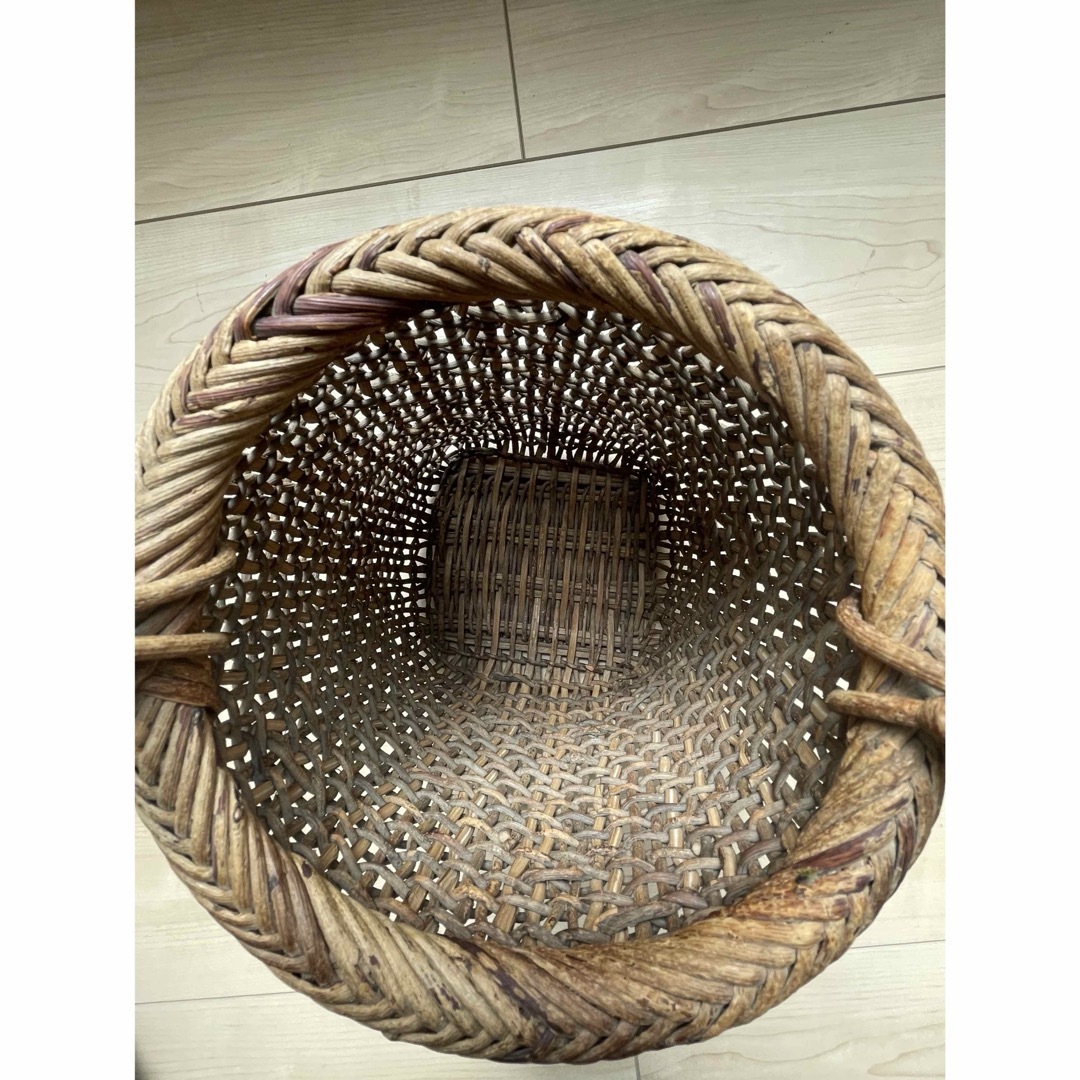 あけび籠 カゴバッグ 青森県 伝統工芸 希少品 珍品 一升瓶サイズ あけび籠 カゴバッグ 青森県 伝統工芸 希少品 珍品 一升瓶サイズ