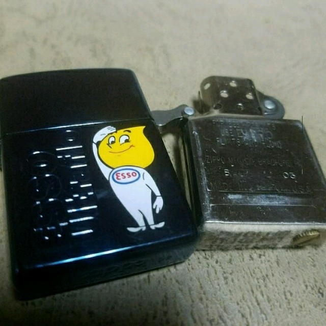 ZIPPO(ジッポー)の中古美品❤02H'ZippoブルーチタンESSO BOY❤送料無料❤ メンズのファッション小物(タバコグッズ)の商品写真