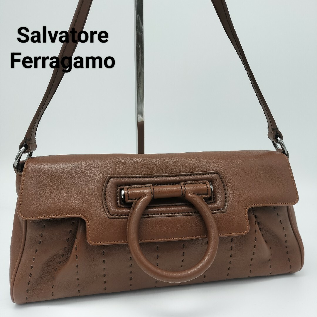 Salvatore Ferragamo - 極美品✨フェラガモ ショルダーバッグ Salvatore Ferragamo - 極美品✨フェラガモ ショルダーバッグ
