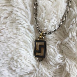 Gianni Versace(アクセサリー)のフリマアイテム一覧 Gianni Versace(アクセサリー)のフリマアイテム一覧