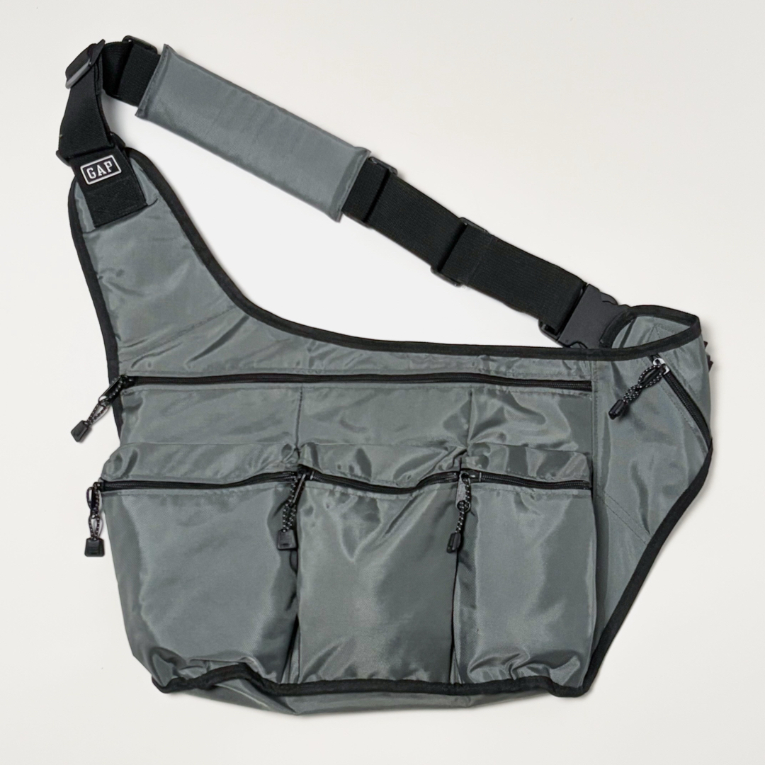 GAP - 00s OLD GAP オールドギャップ ナイロン ボディバッグ Y2K GAP - 00s OLD GAP オールドギャップ ナイロン ボディバッグ Y2K