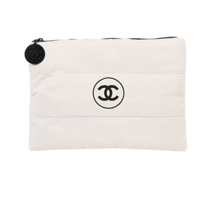CHANEL(ポーチ ・ ホワイト/白色系)のフリマアイテム一覧 CHANEL(ポーチ ・ ホワイト/白色系)のフリマアイテム一覧