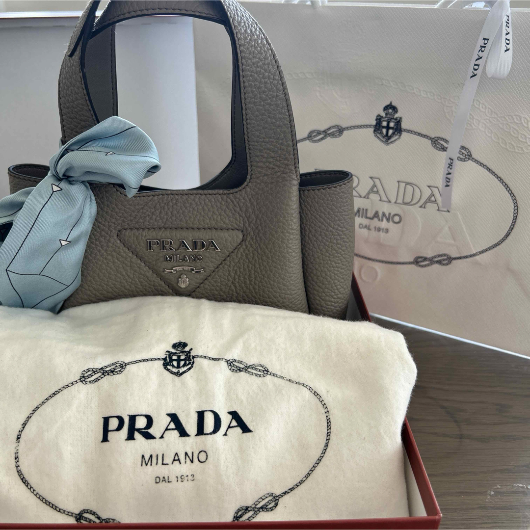 PRADA - 【極美品】プラダ PRADA レディース ソフトレザー PRADA - 【極美品】プラダ PRADA レディース ソフトレザー