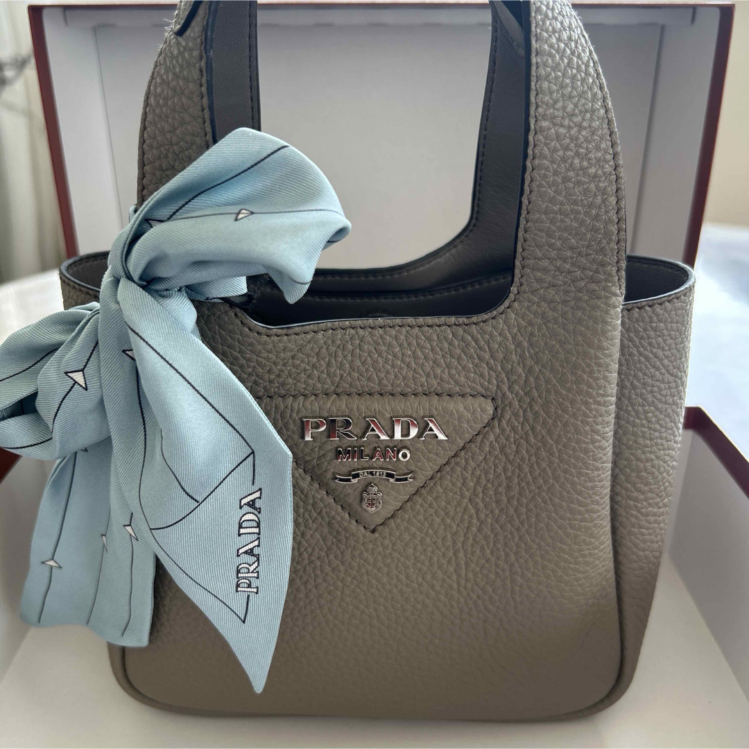 PRADA - 【極美品】プラダ PRADA レディース ソフトレザー PRADA - 【極美品】プラダ PRADA レディース ソフトレザー