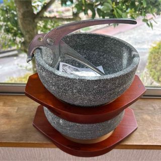 A 18cm石焼ビビンバ鍋 2個 新品 木台&ホルダー付 送料込 A 18cm石焼ビビンバ鍋 2個 新品 木台&ホルダー付 送料込