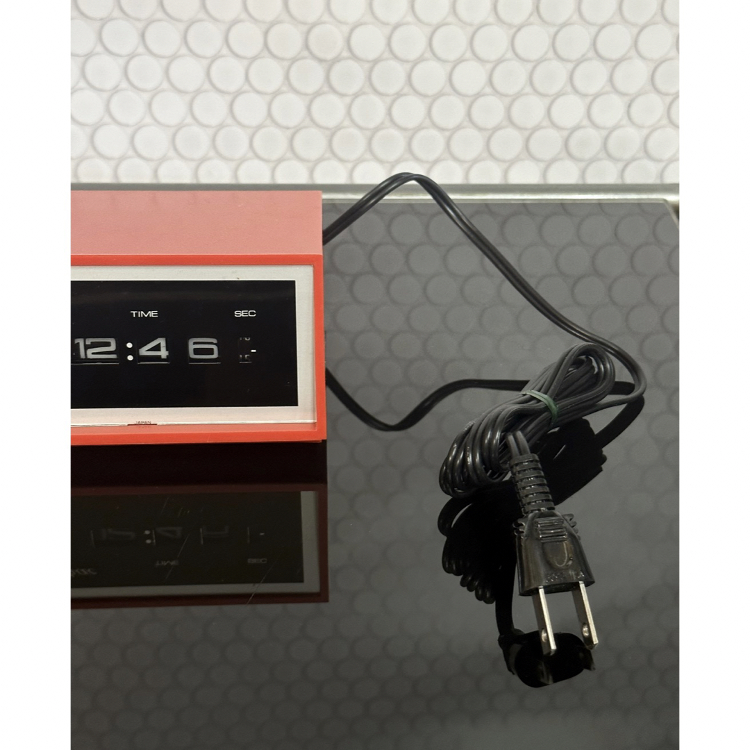 レトロポップ デジタル時計 置き時計 パタパタ時計風 スペース レトロポップ デジタル時計 置き時計 パタパタ時計風 スペース