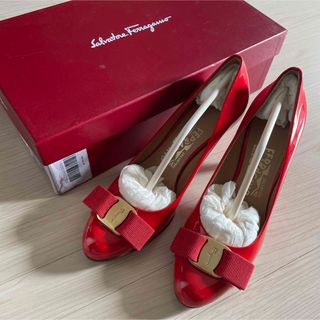 Salvatore Ferragamo - 美品【フェラガモ】赤リボン ミュール Salvatore Ferragamo - 美品【フェラガモ】赤リボン ミュール