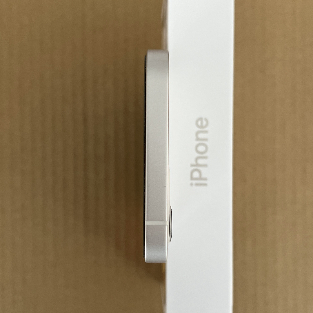 iPhone - 【美品】iPhone 12 64GB ホワイト SIMロック解除済の iPhone - 【美品】iPhone 12 64GB ホワイト SIMロック解除済の