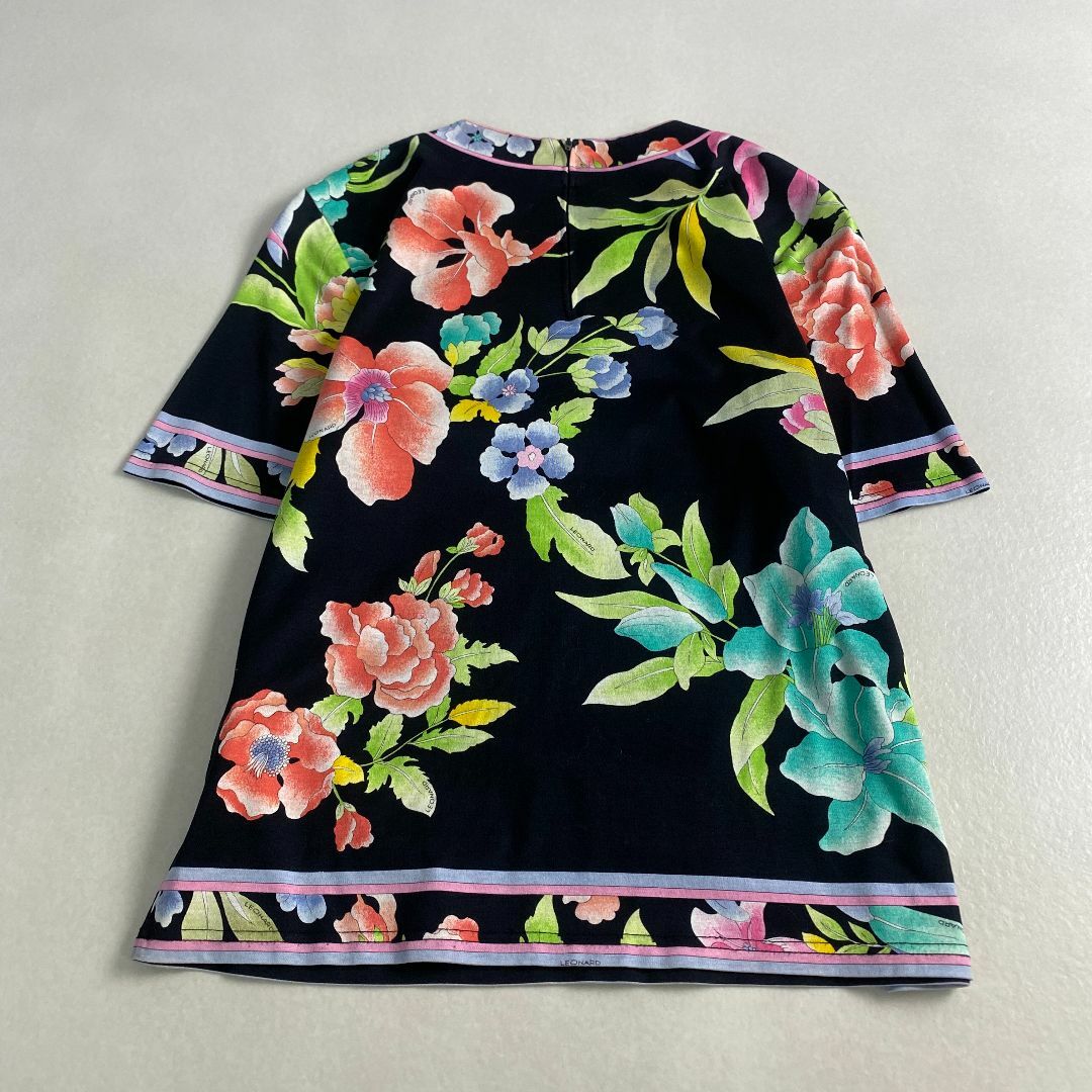 美品 レオナール カットソー 花柄 綿100% カラフル 黒 状態良好