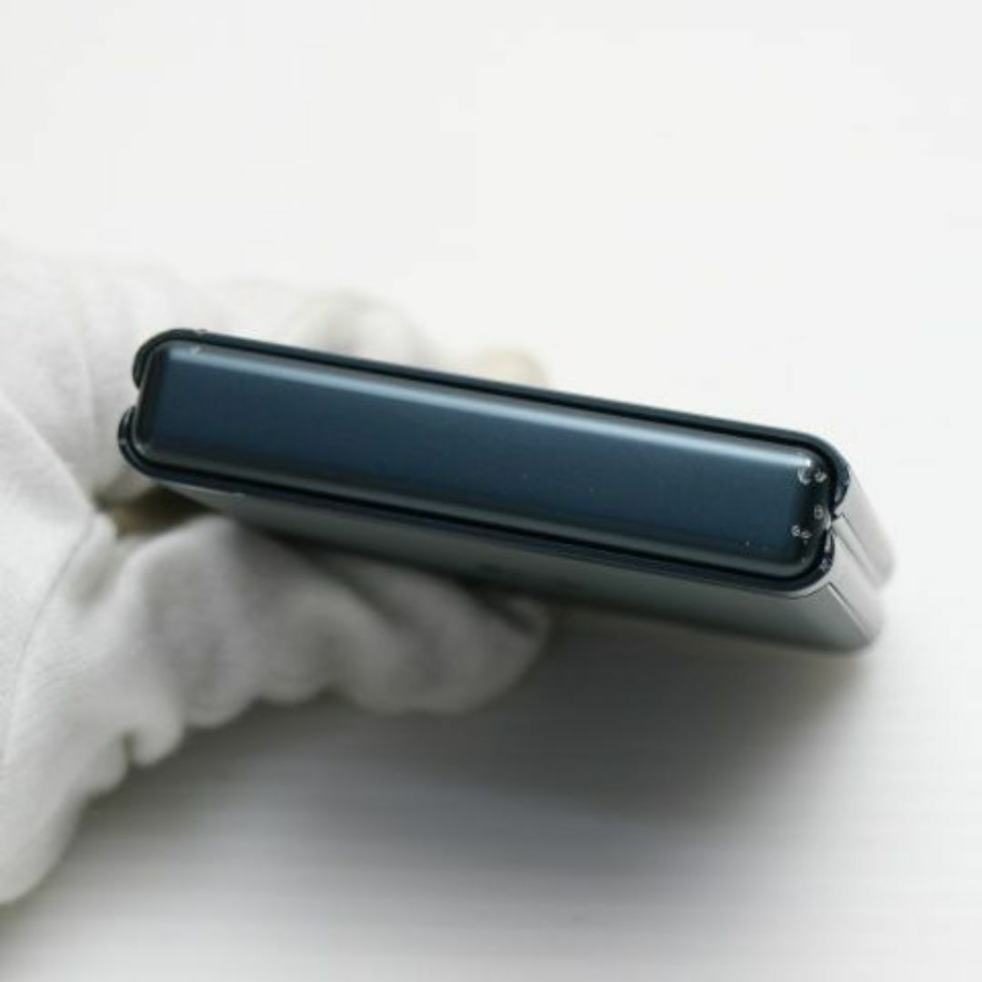 Motorola - 超美品 SIMフリー motorola razr 40 セージグリーン Motorola - 超美品 SIMフリー motorola razr 40 セージグリーン
