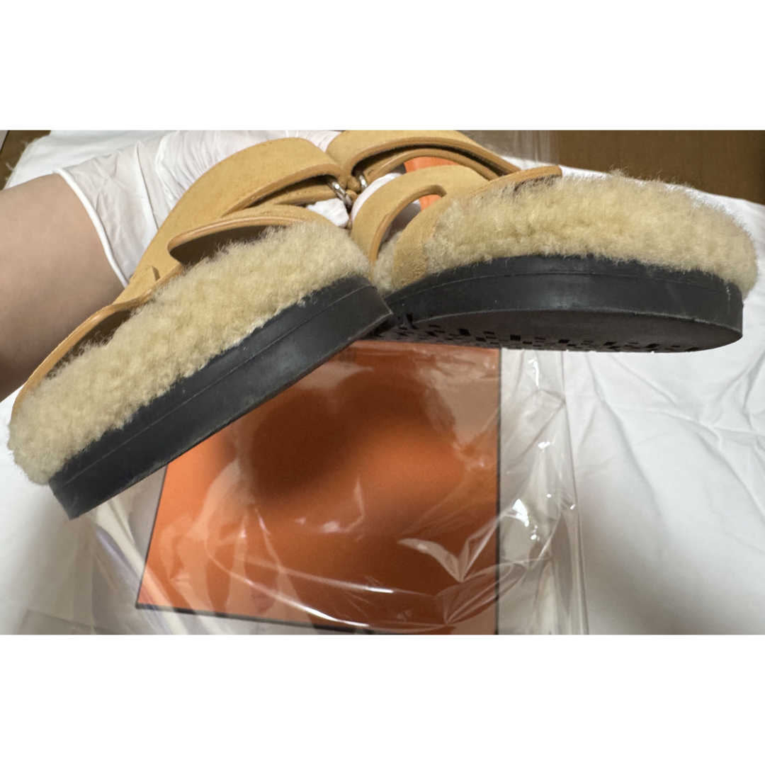 HERMES - HERMES エルメス シプレ ムートン ボア サンダル 35 HERMES - HERMES エルメス シプレ ムートン ボア サンダル 35