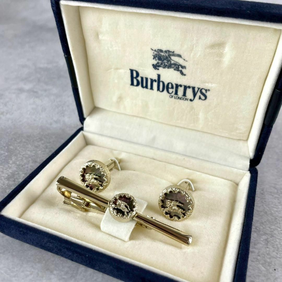 BURBERRY - ☆極美品 Burberrys ネクタイピン カフスリンクス 黒 BURBERRY - ☆極美品 Burberrys ネクタイピン カフスリンクス 黒