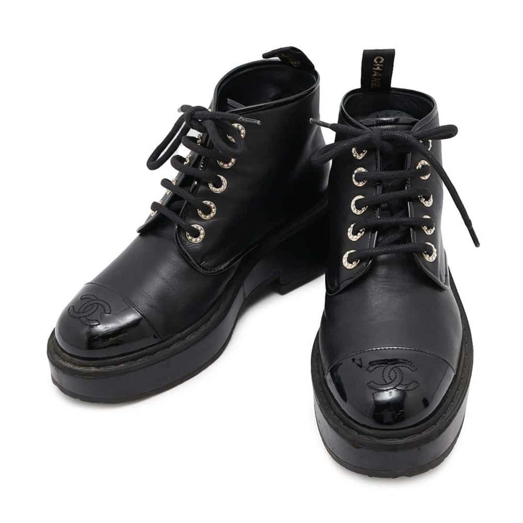 CHANEL - シャネル ショートブーツ ココマーク レースアップ CHANEL - シャネル ショートブーツ ココマーク レースアップ