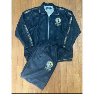 VERSACE(ナイロンジャケット)のフリマアイテム一覧 VERSACE(ナイロンジャケット)のフリマアイテム一覧