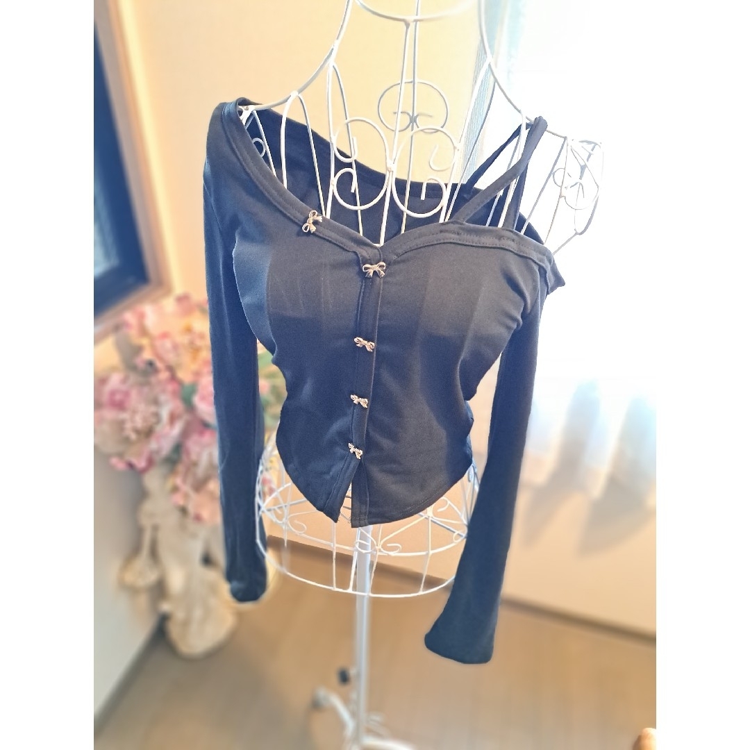 オフショルダー☆ワンショルダー☆ブラック☆リボン☆可愛いカッコいい レディースのトップス(Tシャツ(長袖/七分))の商品写真