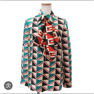 GUCCI - 極美品◎GUCCI グッチ 2022年製 643266 ZAAOG シルク100 GUCCI - 極美品◎GUCCI グッチ 2022年製 643266 ZAAOG シルク100