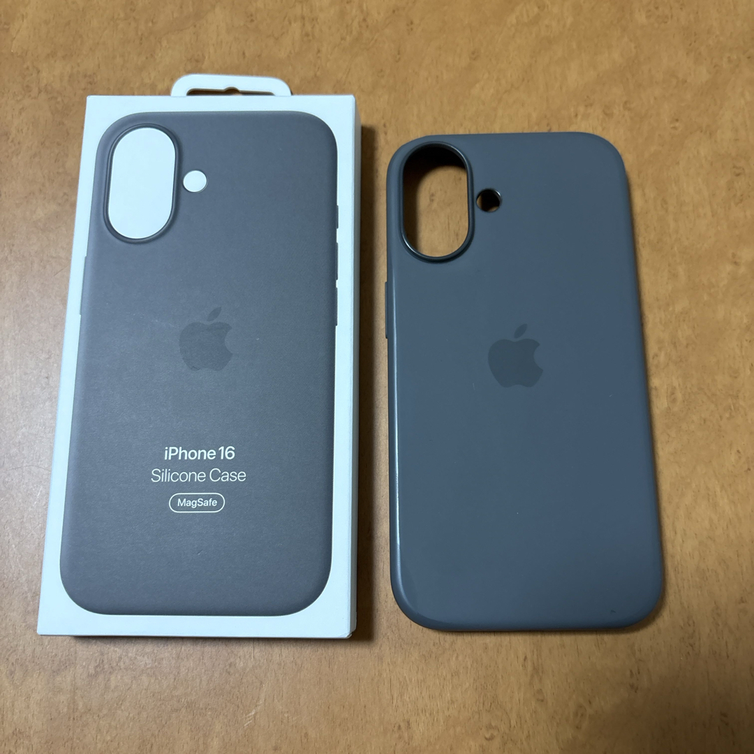 Apple - iPhone16 純正シリコンケース(ストーングレー)の通販 by Apple - iPhone16 純正シリコンケース(ストーングレー)の通販 by
