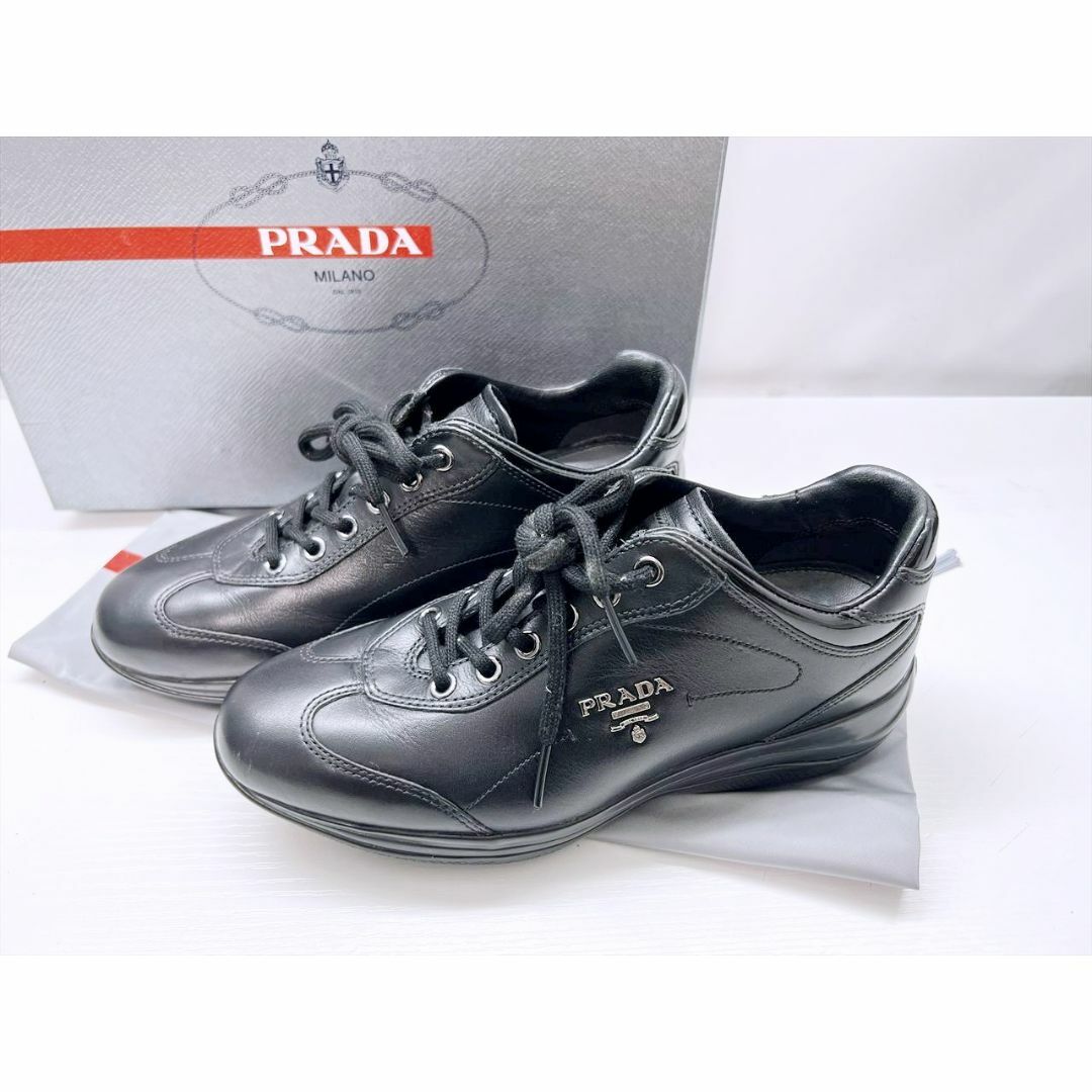 PRADA - 美品 PRADA プラダ ロゴ レザー ローカット スニーカー PRADA - 美品 PRADA プラダ ロゴ レザー ローカット スニーカー
