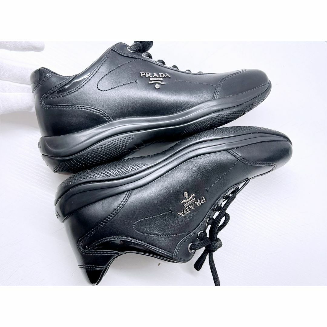 PRADA - 美品 PRADA プラダ ロゴ レザー ローカット スニーカー PRADA - 美品 PRADA プラダ ロゴ レザー ローカット スニーカー