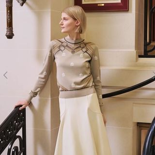 HERMES(Vネック ・ ニット/セーター)のフリマアイテム一覧 HERMES(Vネック ・ ニット/セーター)のフリマアイテム一覧