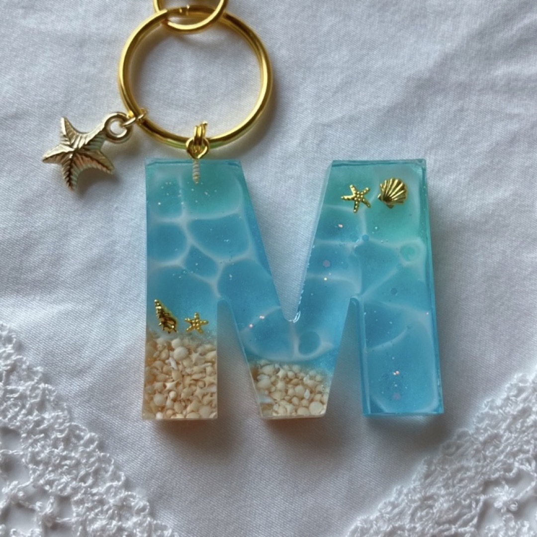 No.112 イニシャルキーホルダー M (海) の通販 by Riily's shop No.112 イニシャルキーホルダー M (海) の通販 by Riily's shop