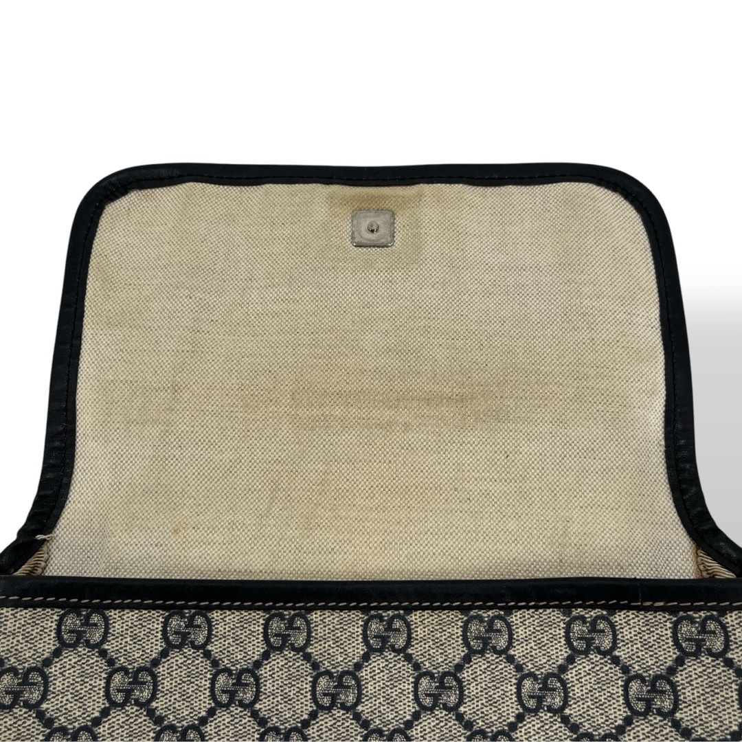 GUCCI - グッチ GGスプリーム ショルダーバッグ ロゴ型押し GUCCI - グッチ GGスプリーム ショルダーバッグ ロゴ型押し