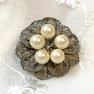 VINTAGE - ヴィンテージブローチ 本真珠パール シルバー 花 大粒 VINTAGE - ヴィンテージブローチ 本真珠パール シルバー 花 大粒