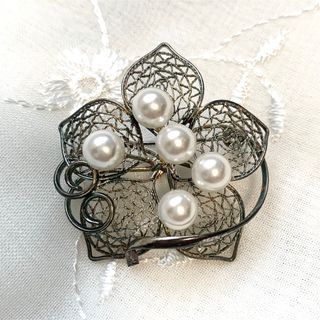 VINTAGE - ヴィンテージブローチ 本真珠パール シルバー 花 大粒 VINTAGE - ヴィンテージブローチ 本真珠パール シルバー 花 大粒