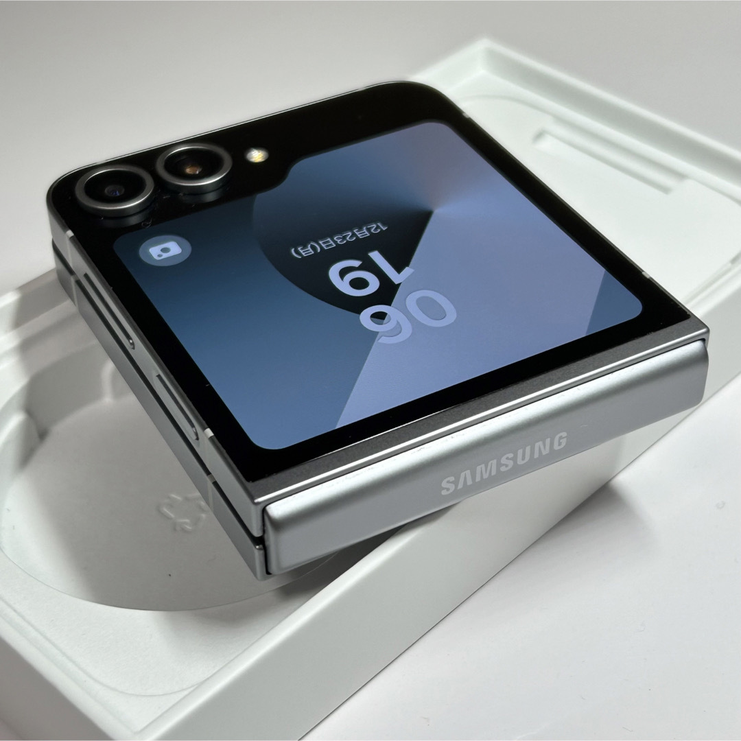 SAMSUNG - 【新品同様】Galaxy Z Flip 6|256gb|SIMフリーの SAMSUNG - 【新品同様】Galaxy Z Flip 6|256gb|SIMフリーの