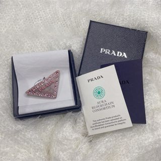 PRADA - プラダ PRADA ヘアクリップ トライアングルロゴ バンス PRADA - プラダ PRADA ヘアクリップ トライアングルロゴ バンス