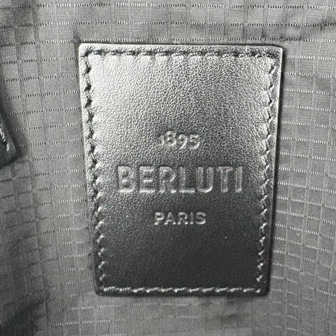 BERLUTI - 【限定品☆極美品】Berluti ボディバッグ BERLUTI - 【限定品☆極美品】Berluti ボディバッグ