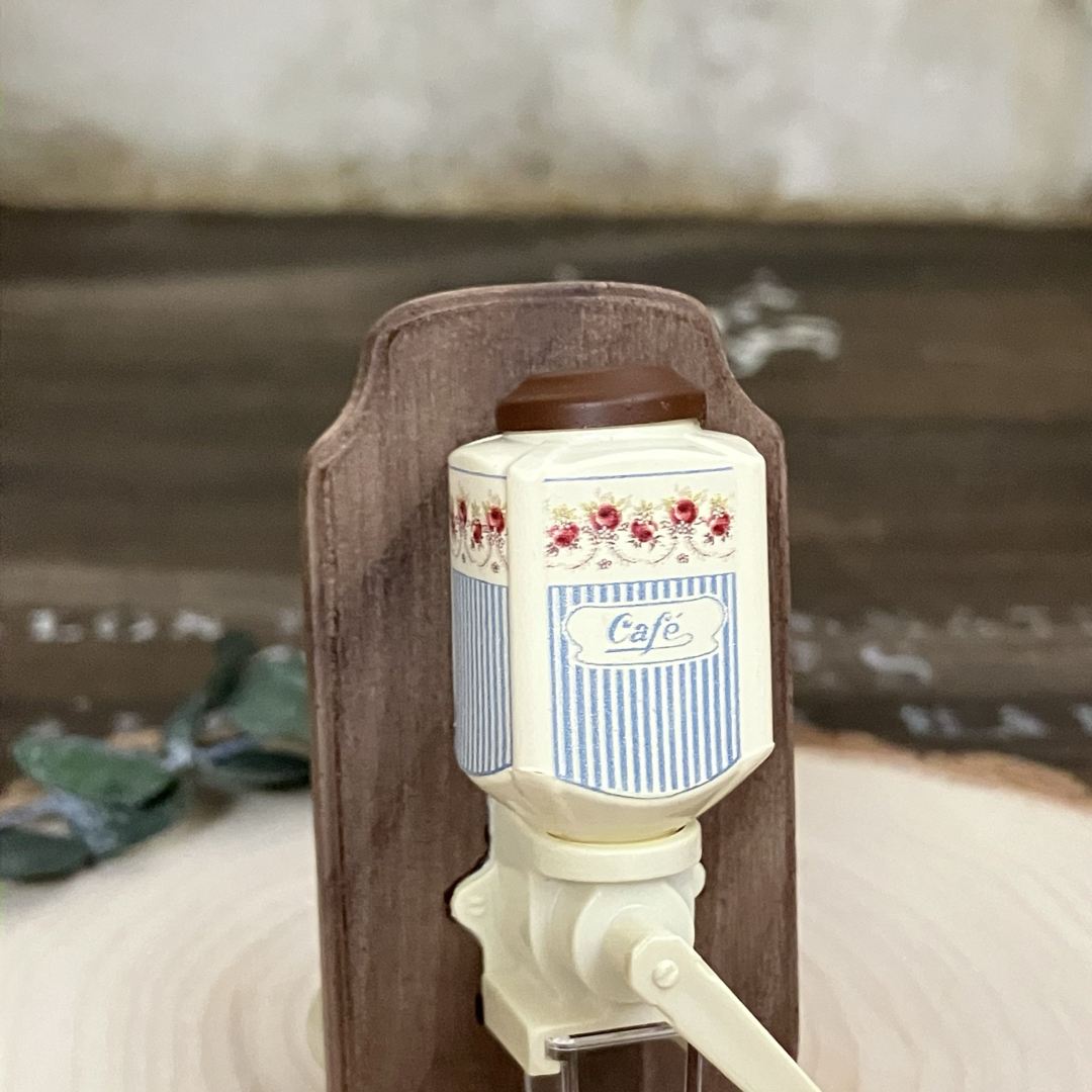 ミニチュア コーヒーミル 壁掛け アンティーク ドールハウス ミニチュア コーヒーミル 壁掛け アンティーク ドールハウス