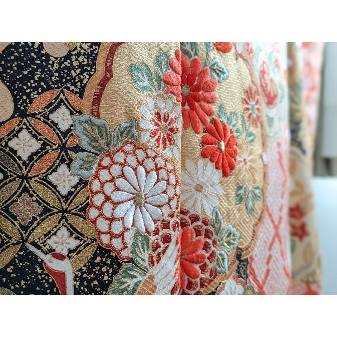 振袖フルセット 身丈168裄66 豪華振袖 黒 金彩 刺繍柄 逸品の 振袖フルセット 身丈168裄66 豪華振袖 黒 金彩 刺繍柄 逸品の