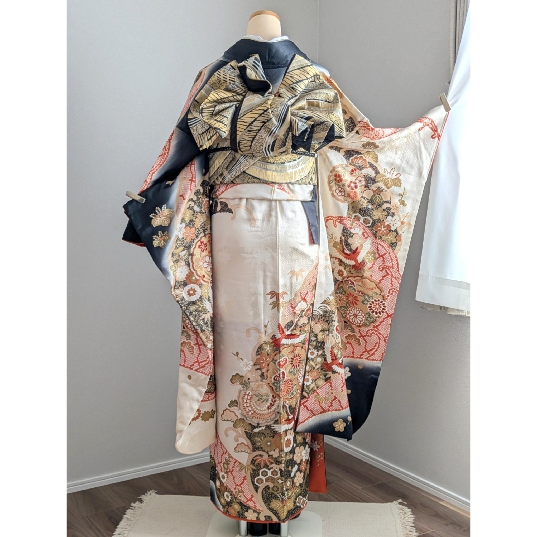 振袖フルセット 身丈168裄66 豪華振袖 黒 金彩 刺繍柄 逸品の 振袖フルセット 身丈168裄66 豪華振袖 黒 金彩 刺繍柄 逸品の