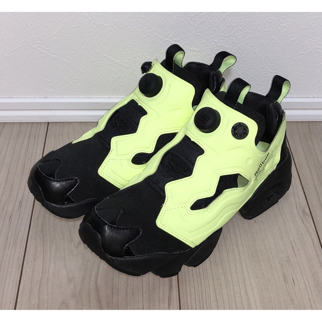 Reebok - 24cm 美品 REEBOK PUMP FURY OG ブラック イエロー Reebok - 24cm 美品 REEBOK PUMP FURY OG ブラック イエロー