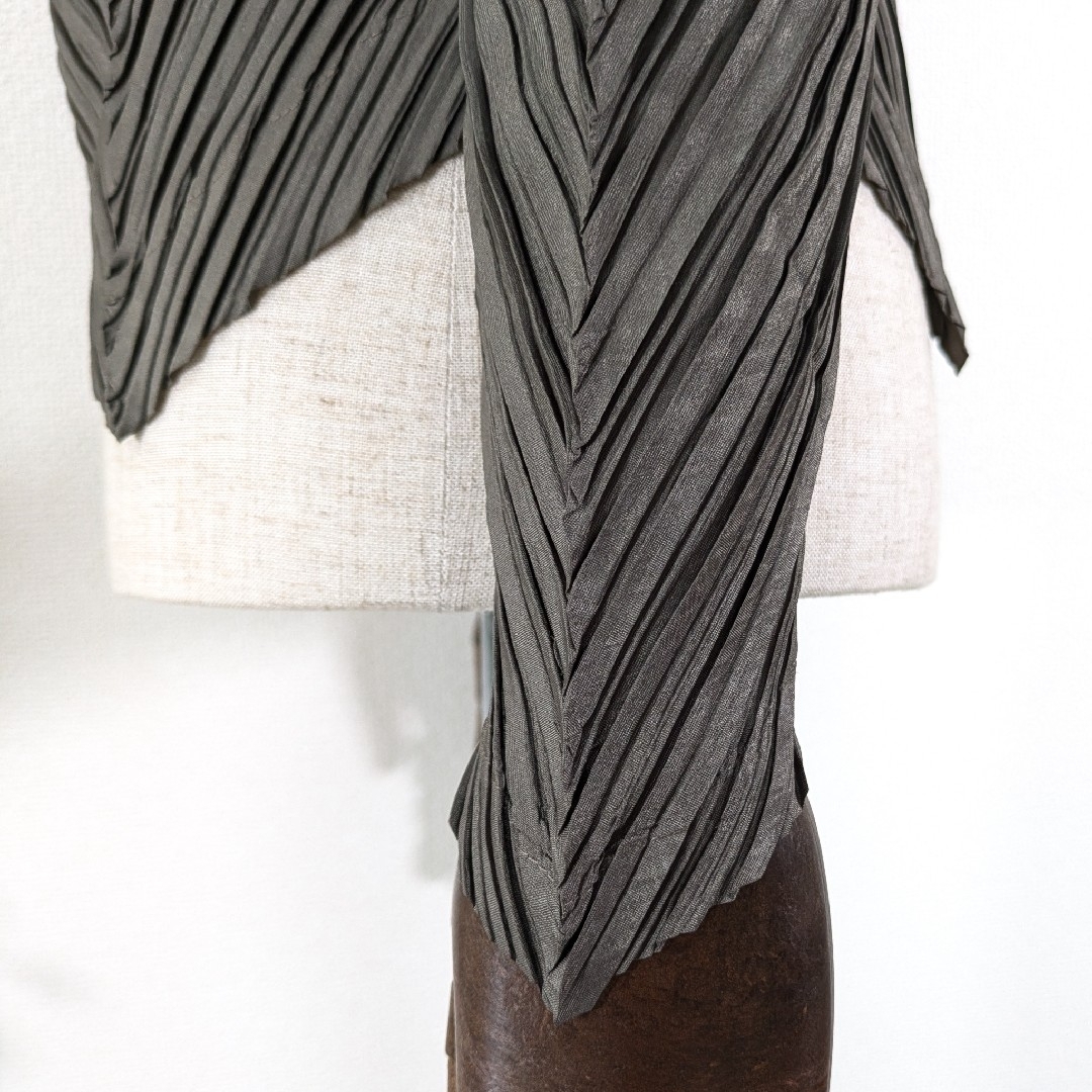 ISSEY MIYAKE - 1989年 イッセイミヤケ 変形 プリーツ ブラウス ISSEY MIYAKE - 1989年 イッセイミヤケ 変形 プリーツ ブラウス